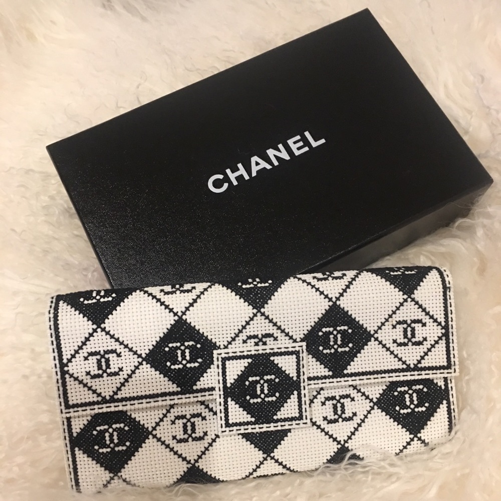 Authentic Chanel logo intrecciato wallet